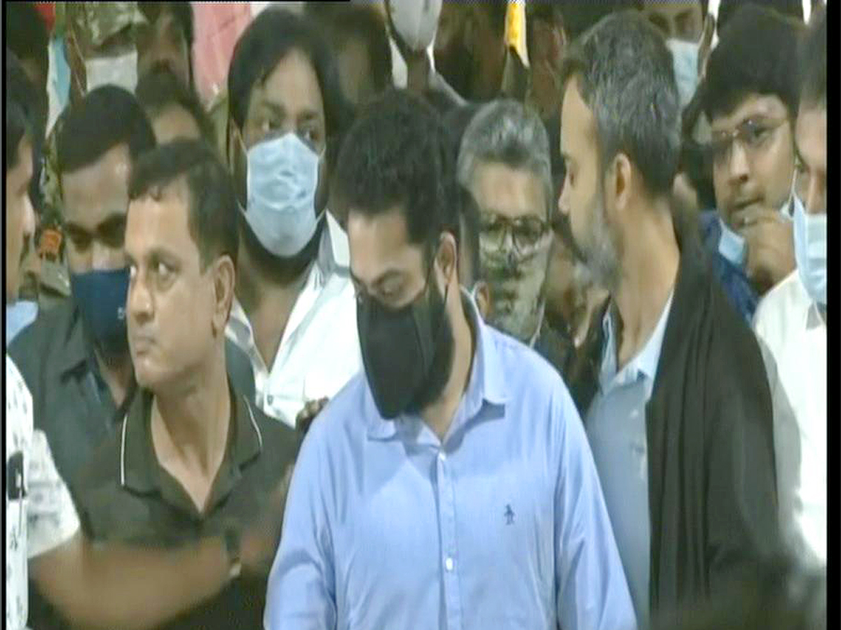 Chiranjeevi Venkatesh and Ali Pays Tribute To PuneethRajkumar Photo Gallery - Sakshi16