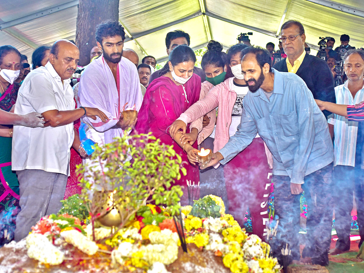Kannada Actor Puneeth Rajkumar Last Rites Photo Gallery - Sakshi17