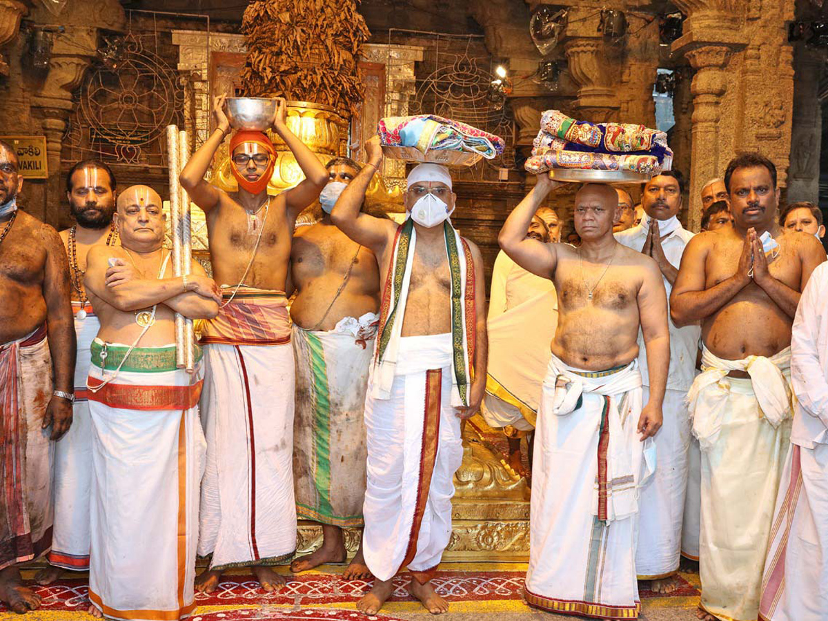 Koil Alwar Thirumanjanam Performed At Tirumala Tirupati Temple Photo Gallery - Sakshi8