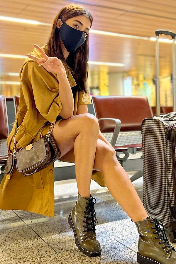 Photos : Pooja Hegde Viral Pics In social media - Sakshi13