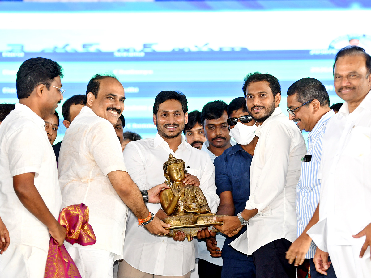 The Second Installment Of YSR‌ Asara Launched by CM Photo Gallery  - Sakshi29
