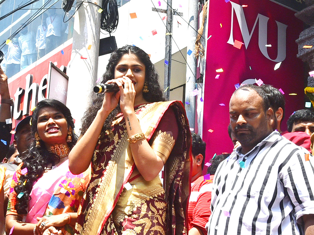 Actress Shriya Saran and Faria Abdullah At Mugdha Store Grand Opening - Sakshi13