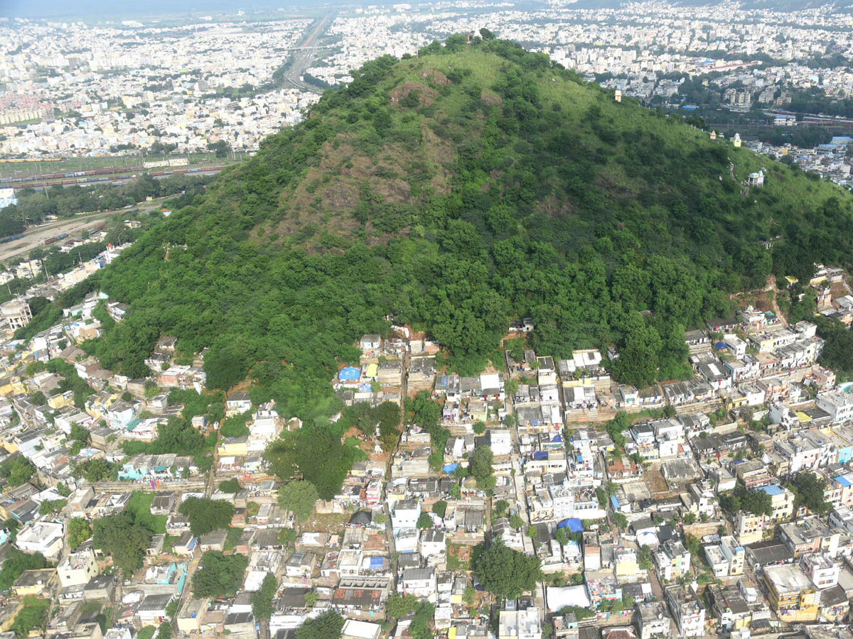 Helicopter joyride service launched in Vijayawada Photo Gallery - Sakshi15
