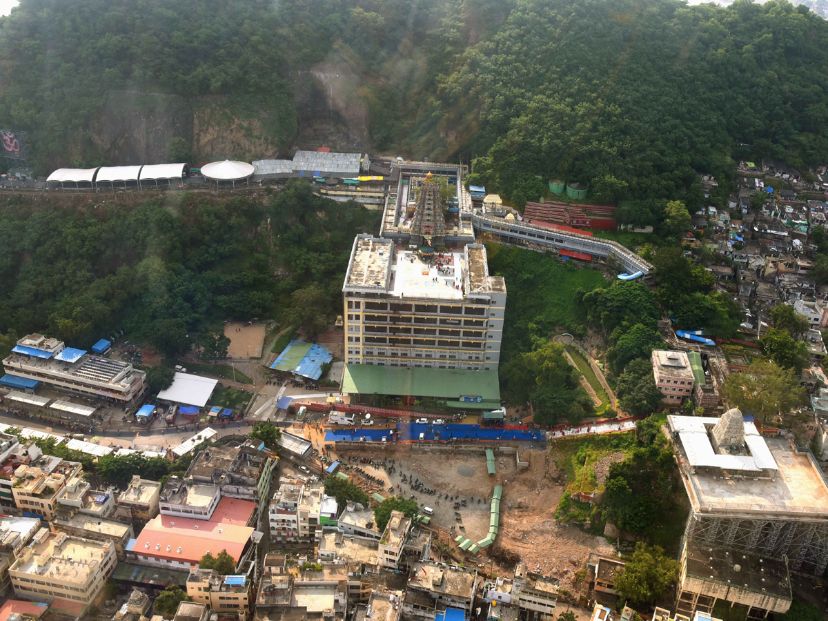 Helicopter joyride service launched in Vijayawada Photo Gallery - Sakshi17