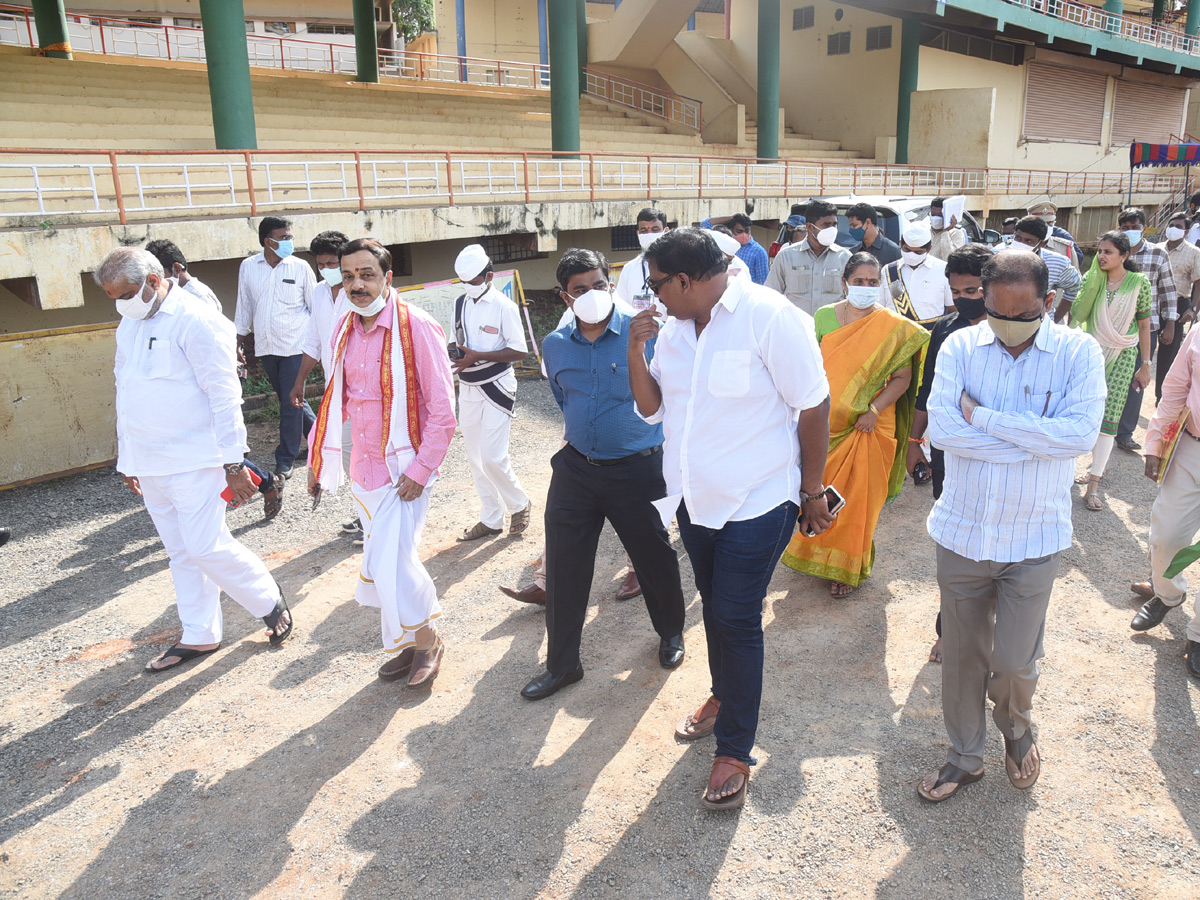 Helicopter joyride service launched in Vijayawada Photo Gallery - Sakshi6