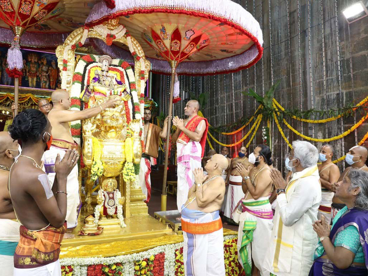Tirumala Srivari Brahmotsavam 2021 Third Day Photo Gallery - Sakshi5
