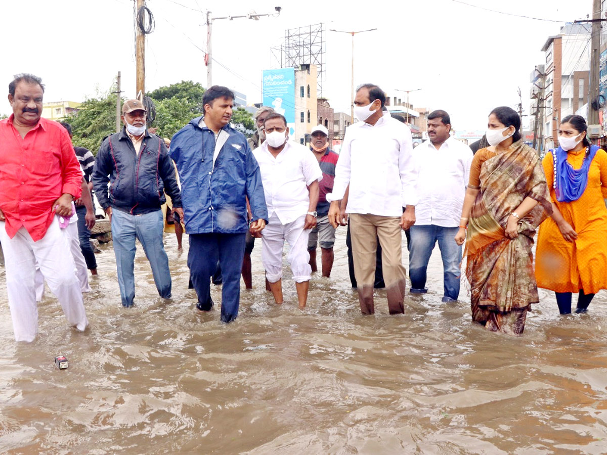 Heavy Rainfall At Tirupati In Chittoor Photo Gallery - Sakshi22