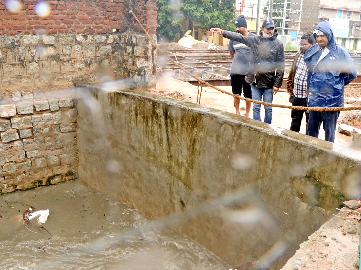 Heavy Rainfall At Tirupati In Chittoor Photo Gallery - Sakshi28