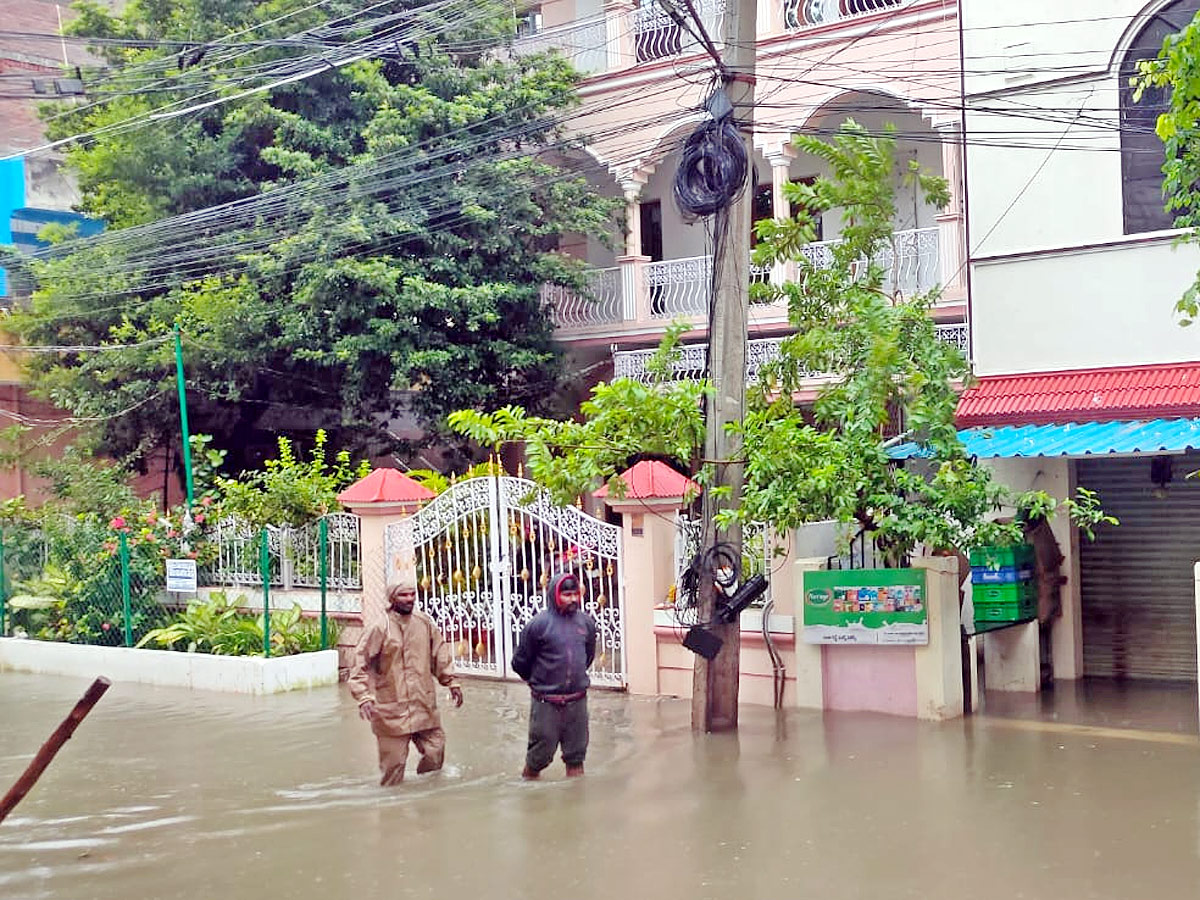 Heavy Rainfall At Tirupati In Chittoor Photo Gallery - Sakshi9