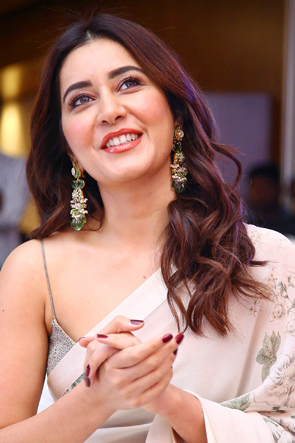 Rashi Khanna Beautiful Photo Gallery - Sakshi5
