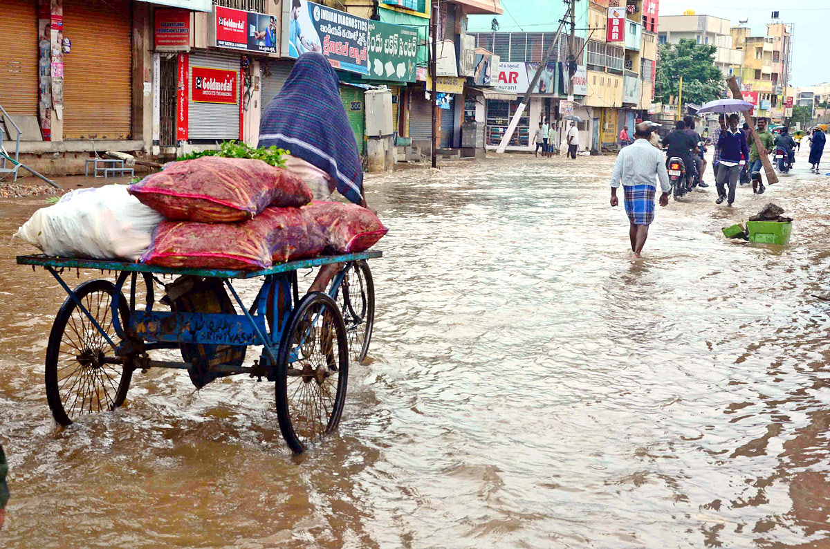Heavy Rain In Tirupati - Sakshi11