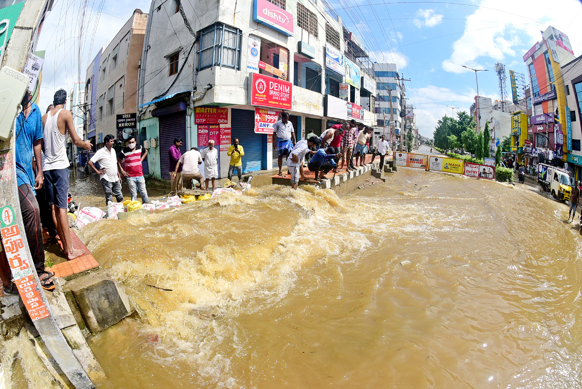 Heavy Rain In Tirupati - Sakshi1