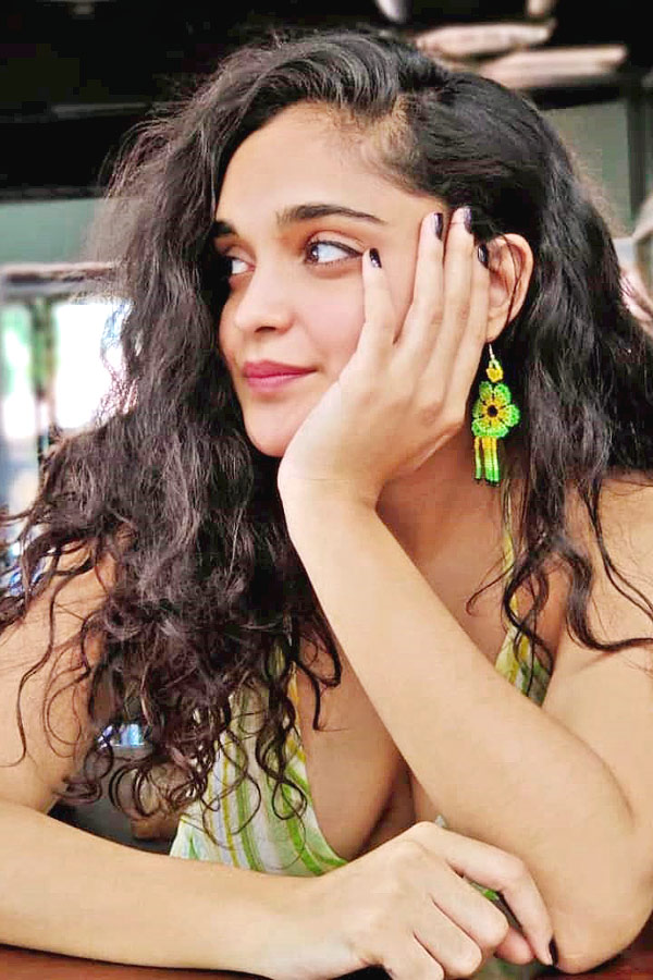 Actress Kashish Khan Latest Photo Gallery - Sakshi14