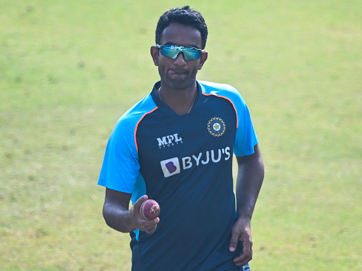Indian Cricket Team Practice Session at Kanpur Photo Gallery - Sakshi8