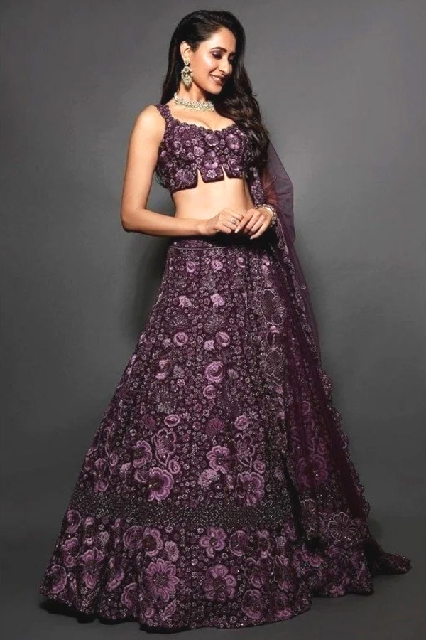 Pragya Jaiswal Latest HD Photo Gallery - Sakshi18