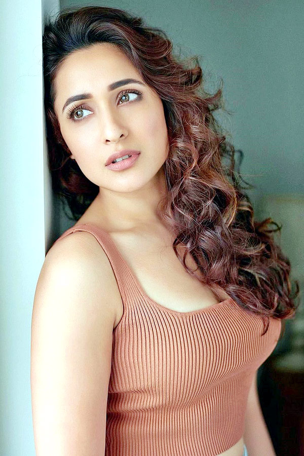 Pragya Jaiswal Latest HD Photo Gallery - Sakshi16