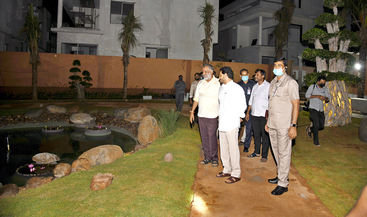 CM YS Jagan Visits Newly Set Up Goshala At His House Tadepalli - Sakshi8