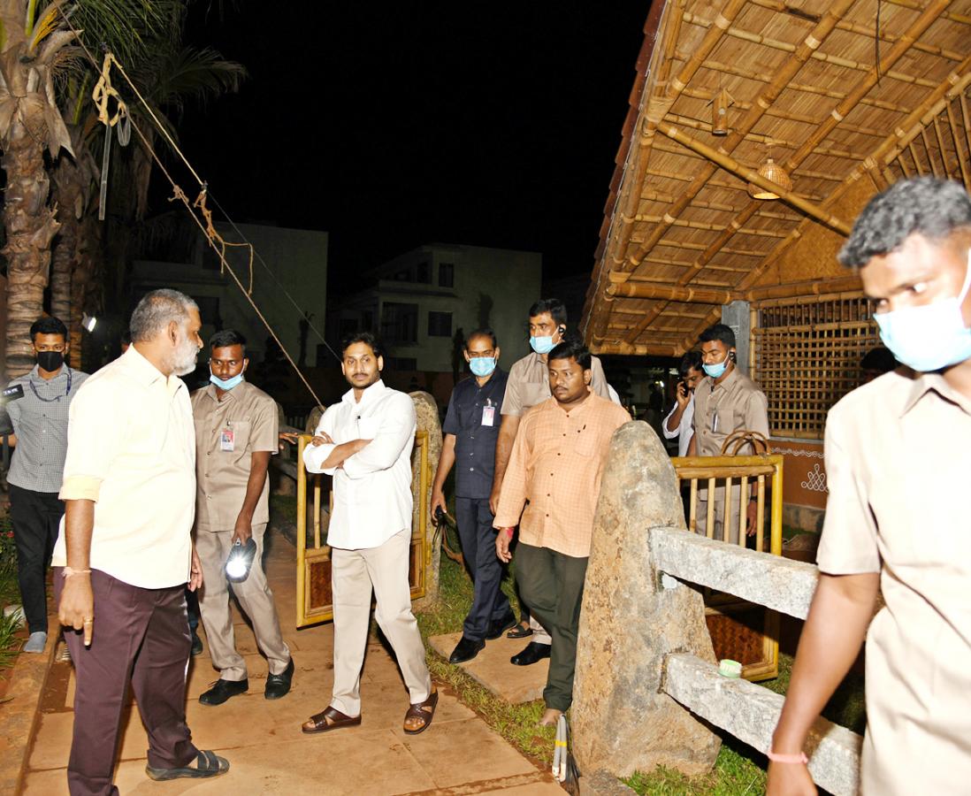 CM YS Jagan Visits Newly Set Up Goshala At His House Tadepalli - Sakshi18