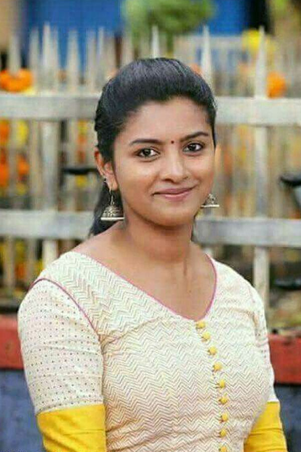 Jaibhim Sinathalli Lizomol Josi Photo Gallery - Sakshi17