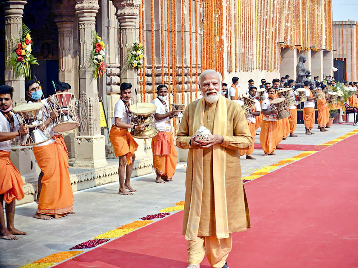 Prime Minister Modi Inaugurates Kashi Vishwanath Corridor Photo Gallery - Sakshi15