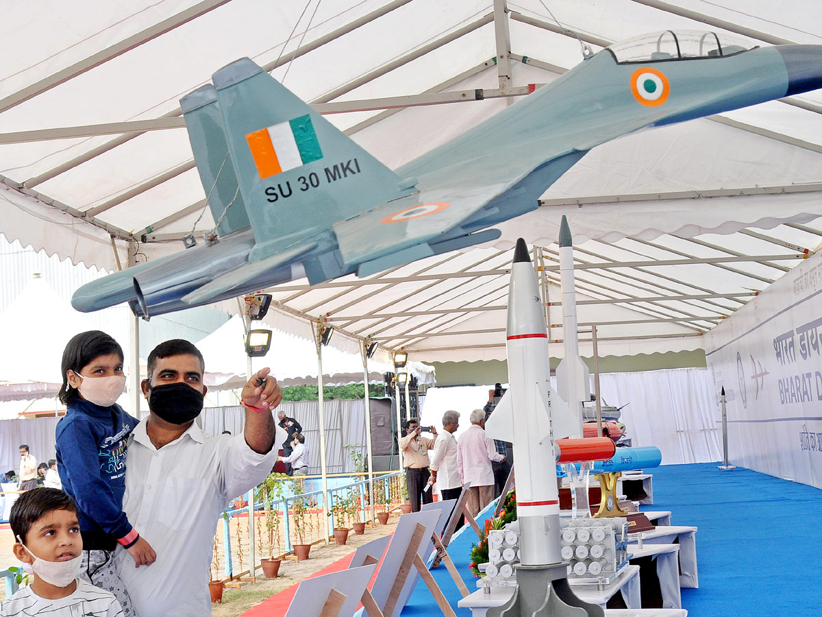 Azadi Ka Amrit Mahotsav BDL Product Exhibition At Kanchanbagh Photo Gallery - Sakshi18