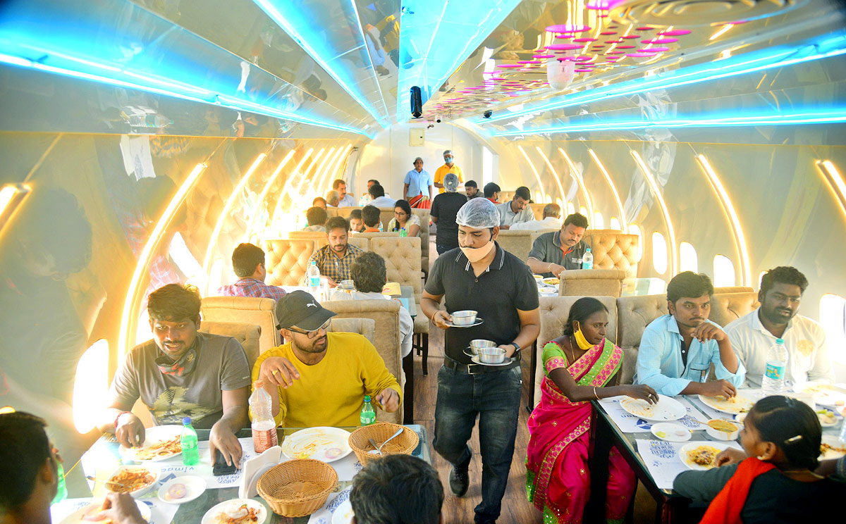Special Dinner Flight At Vijayawada Photo Gallery - Sakshi1