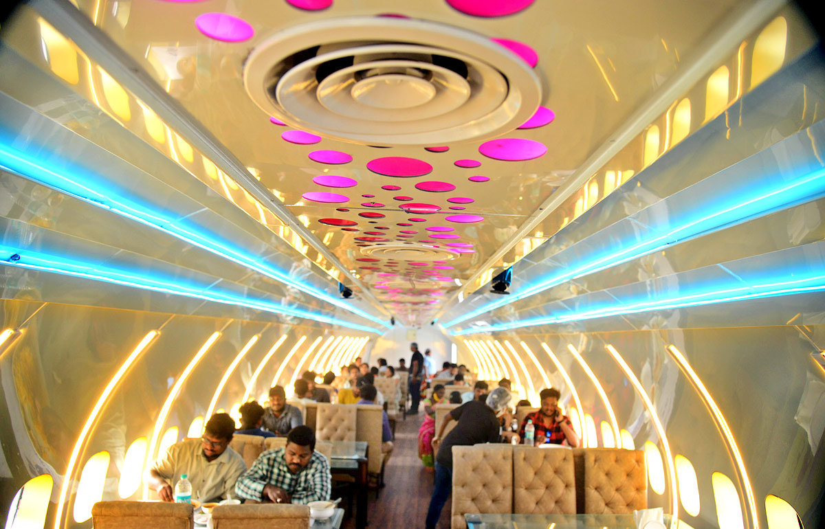 Special Dinner Flight At Vijayawada Photo Gallery - Sakshi4