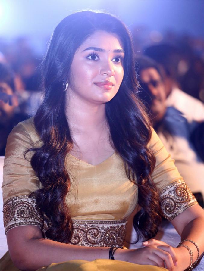 Heroine Krithi Shetty Photos - Sakshi2