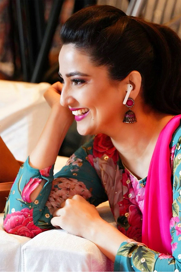 Anchor Manjusha HD Images - Sakshi10