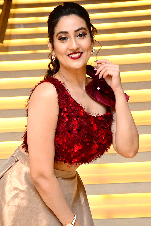 Anchor Manjusha HD Images - Sakshi19