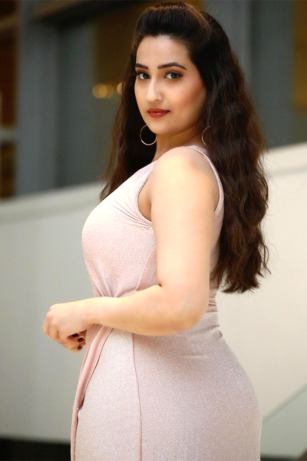 Anchor Manjusha HD Images - Sakshi7