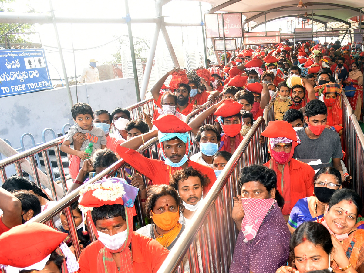 Bhavani Deeksha Viramana in Vijayawada Photo Gallery - Sakshi18