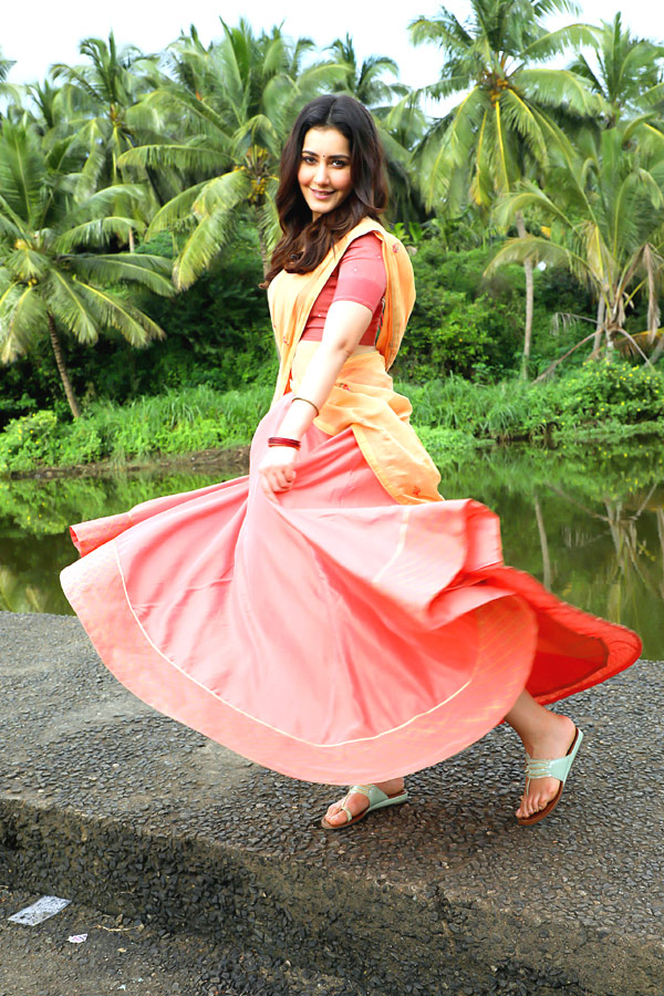 Raashi Khanna Antahpuram Movie Stills Photo Gallery - Sakshi8