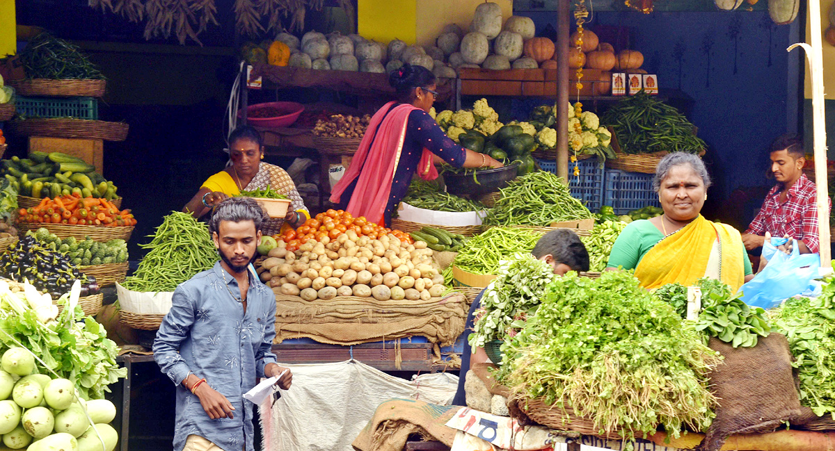 Mask rule enforcement back in Telangana - Sakshi7
