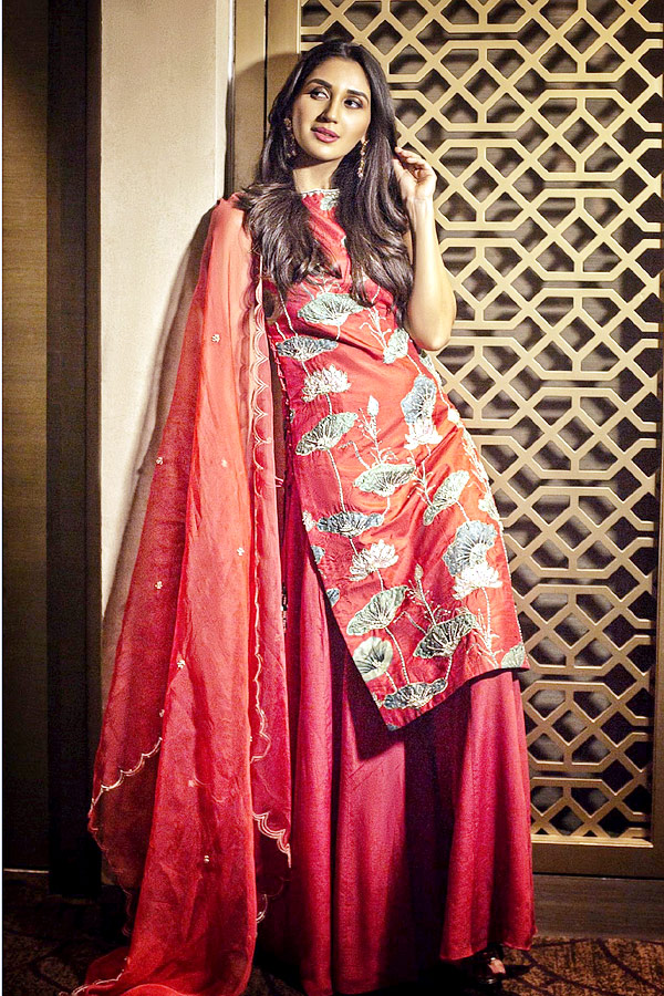 Bollywood Actress Nikita Dutta Photo Gallery - Sakshi14