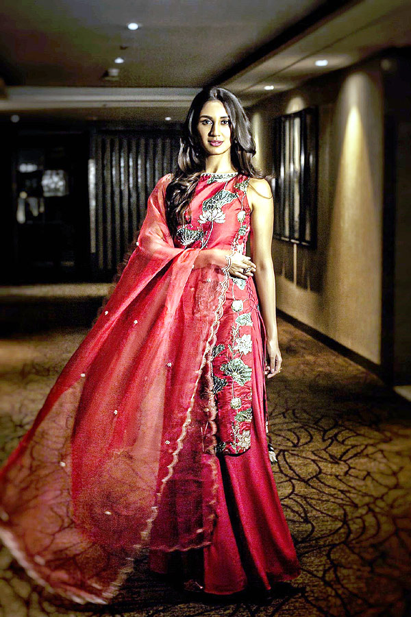 Bollywood Actress Nikita Dutta Photo Gallery - Sakshi15