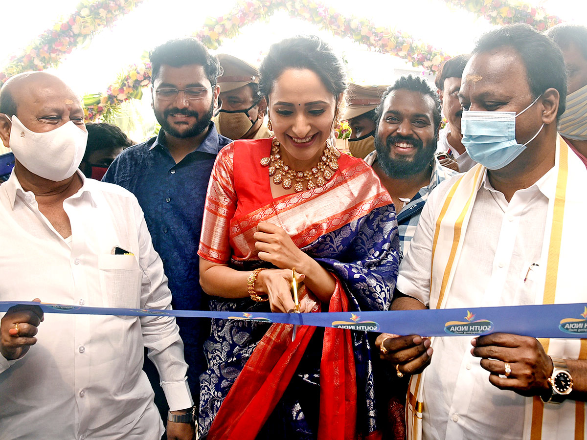 Pragya Jaishwal At South India Shopping Mall Photo Gallery - Sakshi4