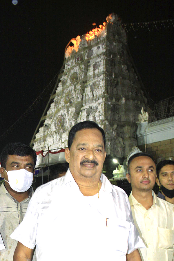 Cine Celebrities and VIPs Visit Tirumala Temple  - Sakshi17