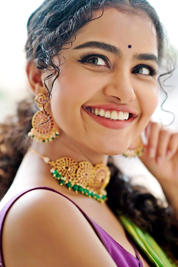 Actress Anupama Parameswaran Photo Gallery - Sakshi17