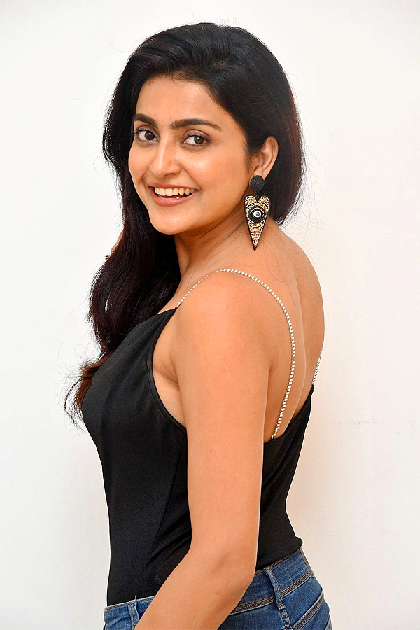 Actress Avantika Mishra New HD Gallery - Sakshi5