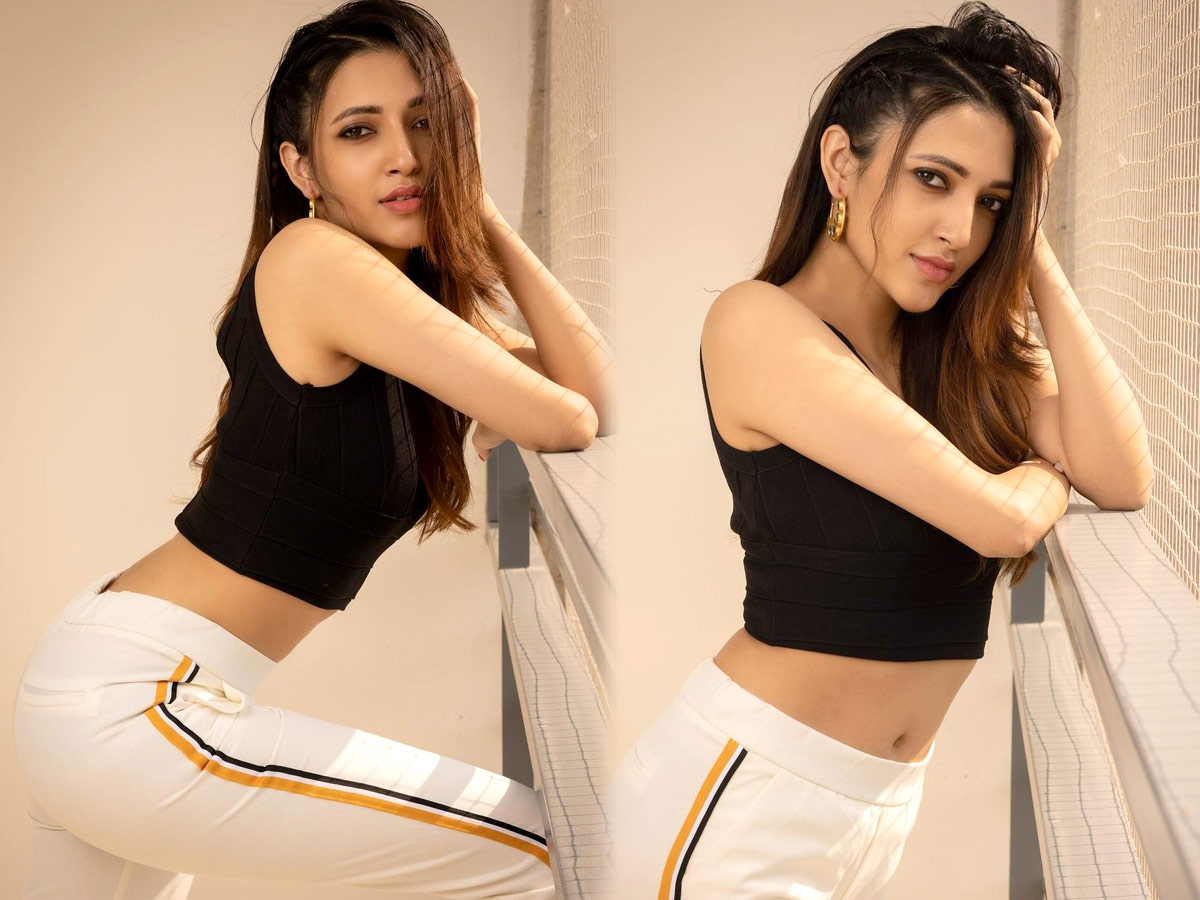 DJ Tillu Heroine Neha Shetty Photo Gallery - Sakshi1