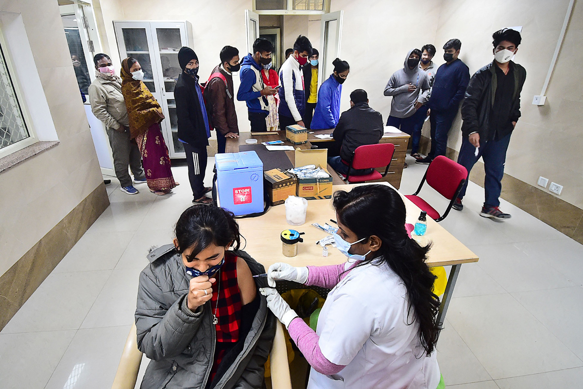Covid-19 vaccination drive for 15-18 age group begins - Sakshi7