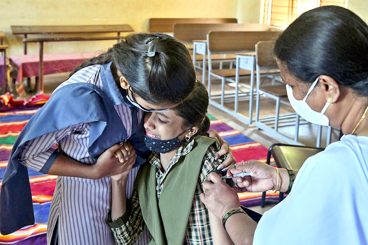 Covid-19 vaccination drive for 15-18 age group begins - Sakshi16