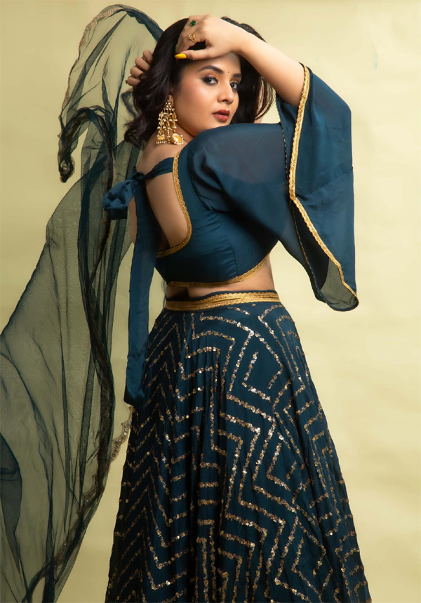 Anchor Sreemukhi Latest photos - Sakshi15