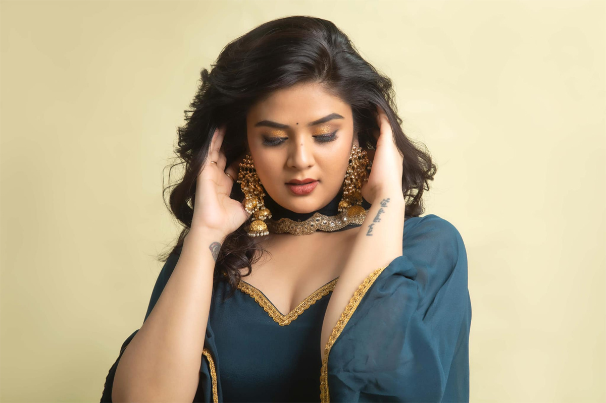 Anchor Sreemukhi Latest photos - Sakshi17