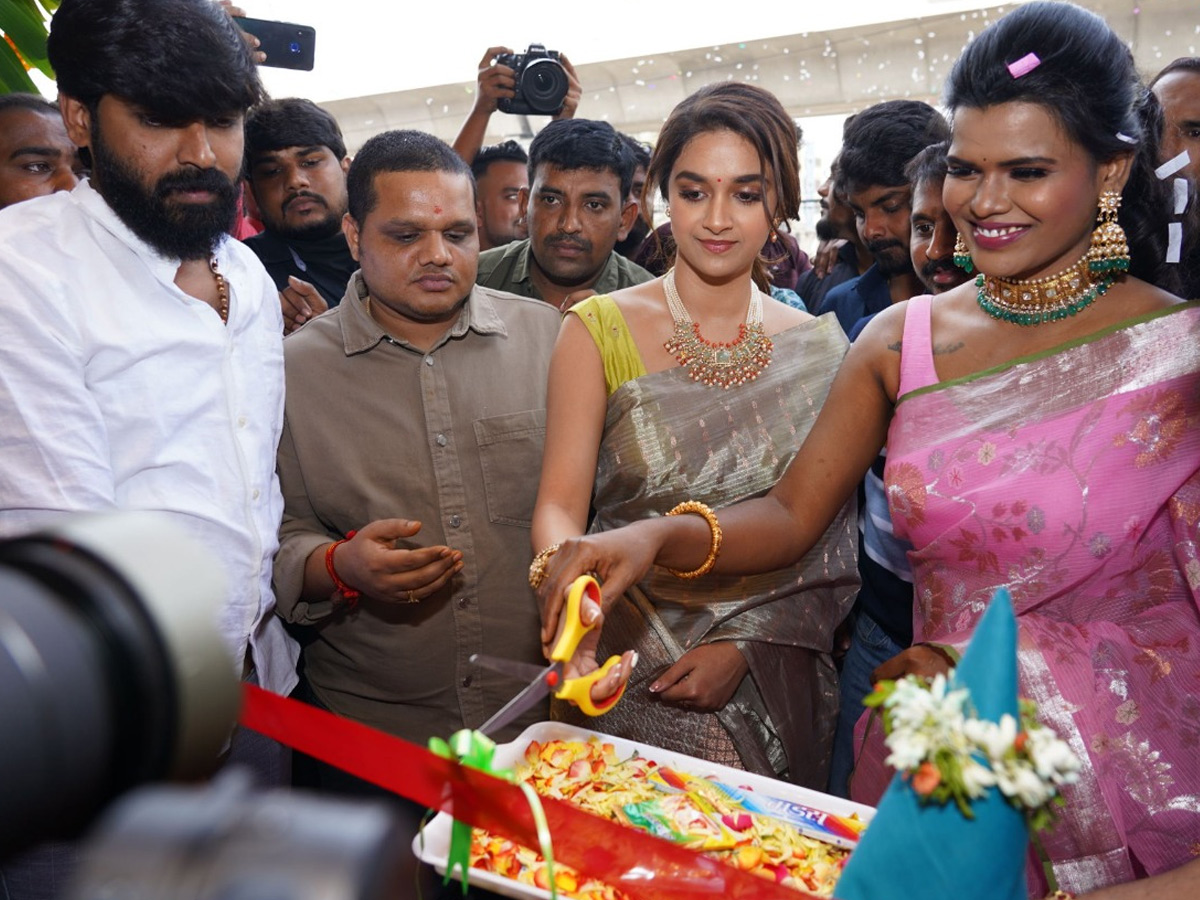 Keerthy Suresh At Mugdha Store Opening Photo Gallery - Sakshi10