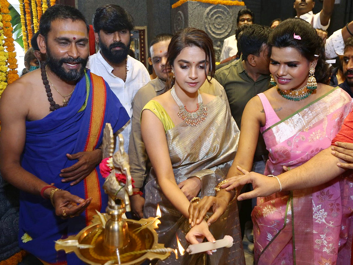 Keerthy Suresh At Mugdha Store Opening Photo Gallery - Sakshi5