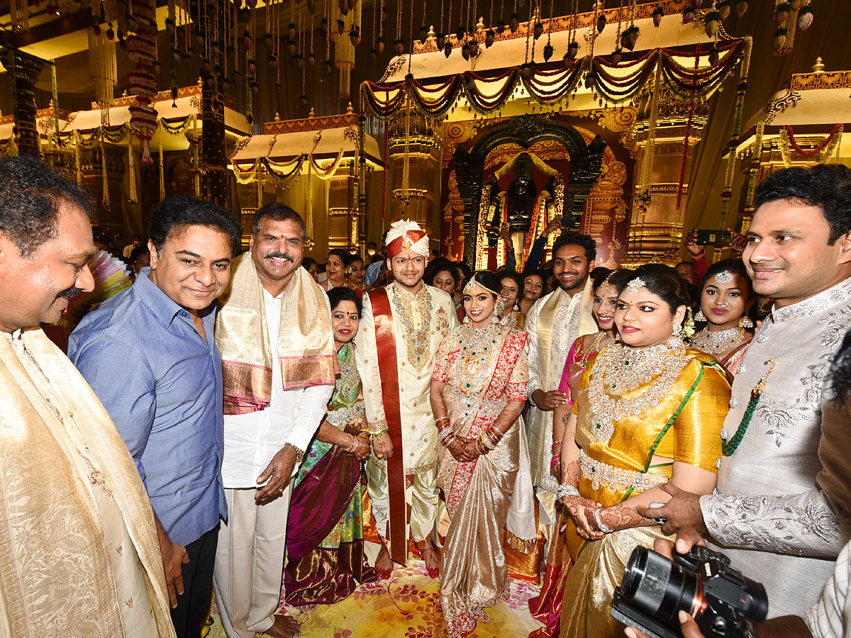Minister Botsa Satyanarayana Son Wedding at Hyderabad - Sakshi4
