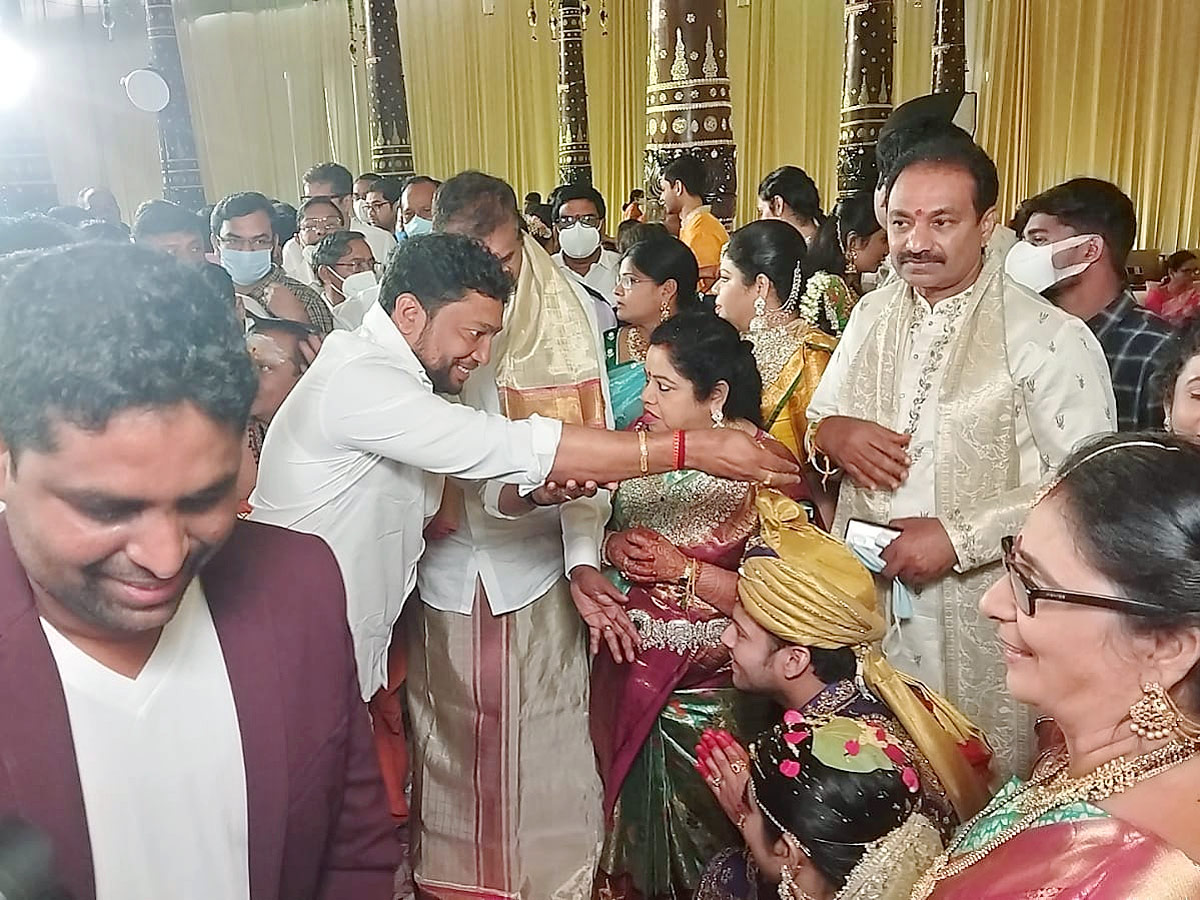 Minister Botsa Satyanarayana Son Wedding at Hyderabad - Sakshi8