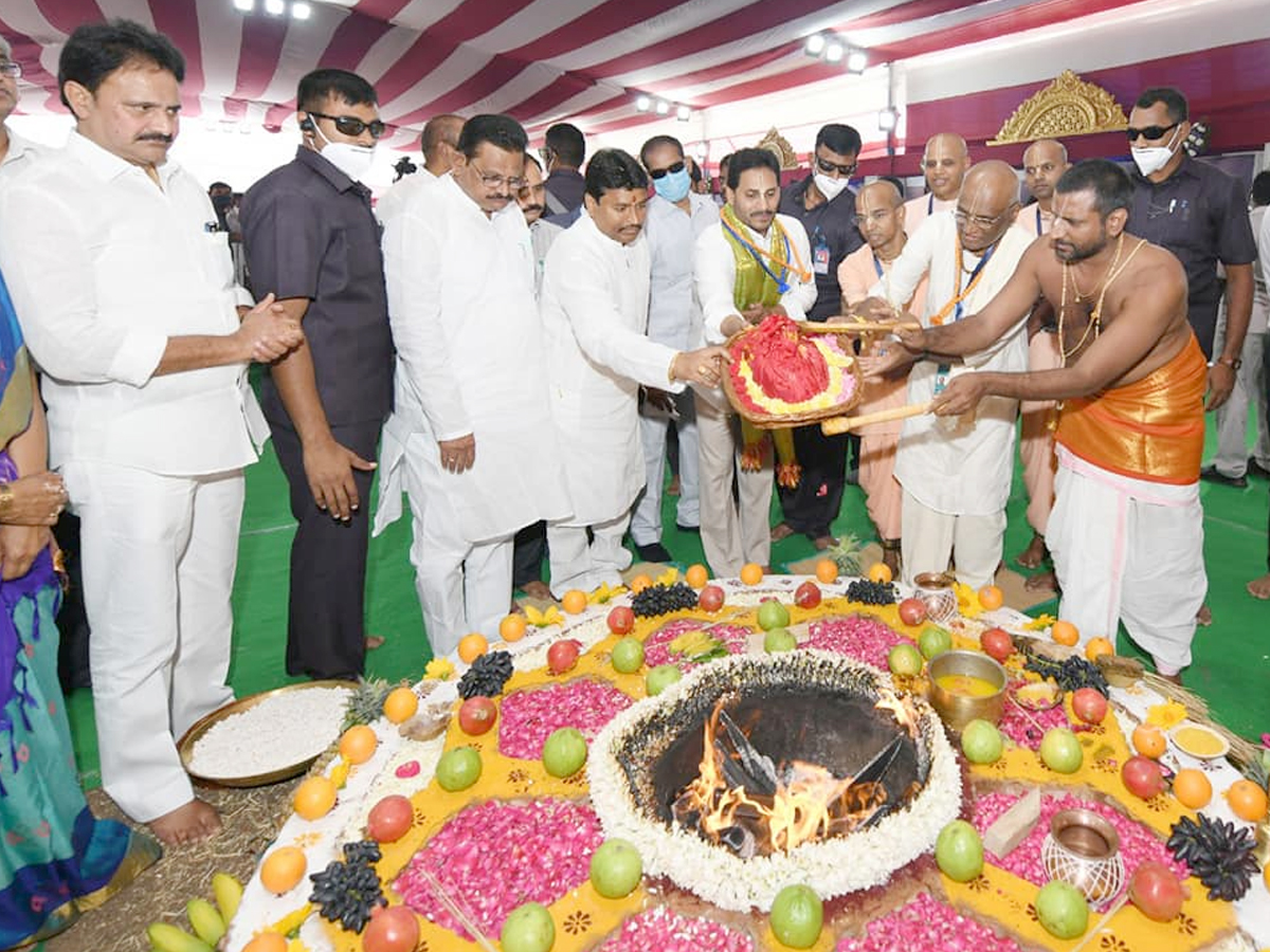 CM YS Jagan Participated in Bhoomi Pooja of Hare Krishna Gokula Kshetram Photo Gallery - Sakshi2
